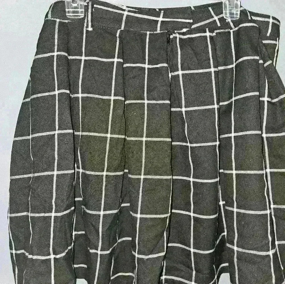 Womans Short Skirt Xl - Picture 3 of 5